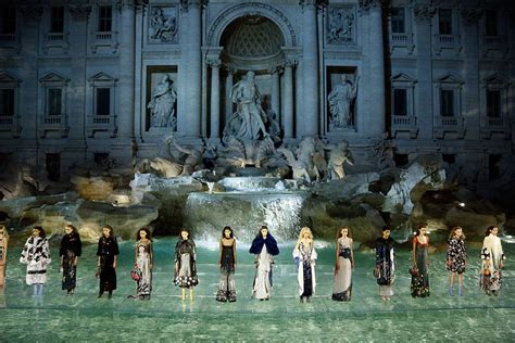 fontana trevi fendi